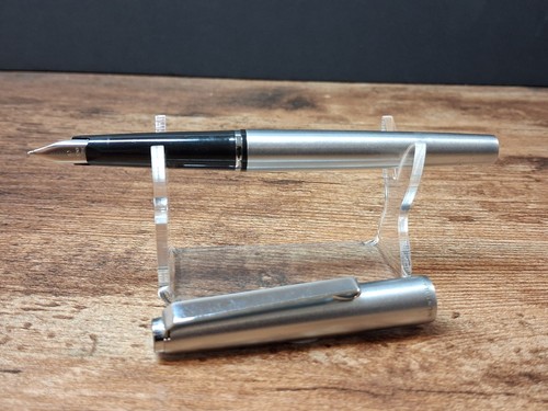 Montblanc 300 nib fountain - m,